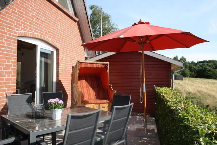 Ferienwohnung für 5 Personen, mit Terrasse und Garten in Oeversee
