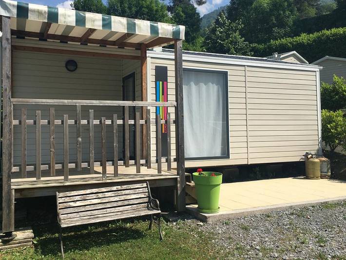 Camping Du Valentin - Mobilheim 4 personen - Welcome 4P - 2 Schlafzimmer mit überdachter Terrasse in Laruns, Béarn