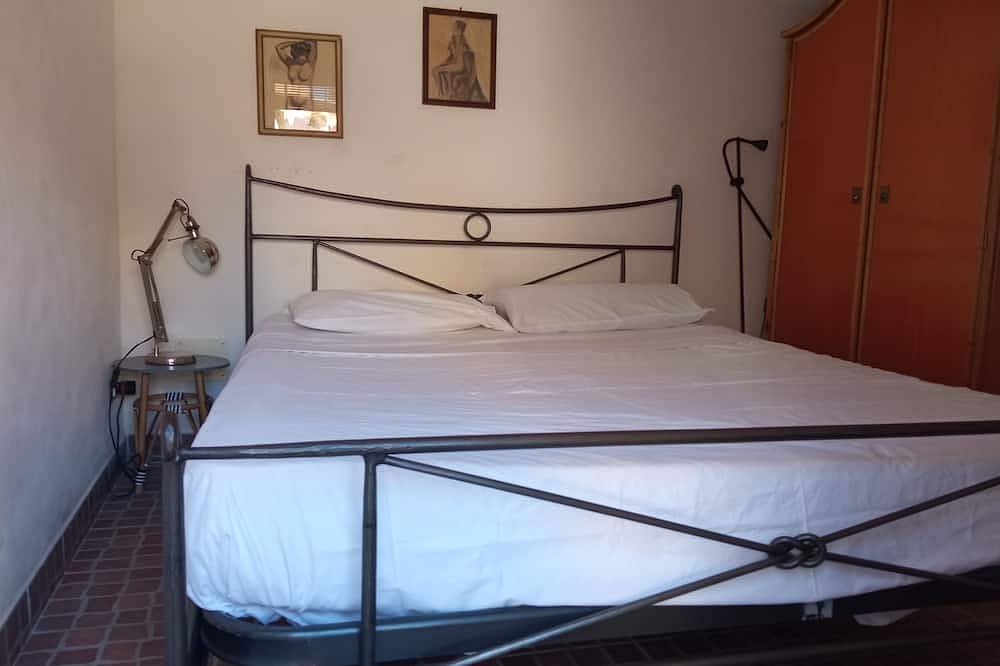 House Located in the historic center of Augusta. Clear water beach at 50 m in Augusta (Sicily), Augusta (Municipality)