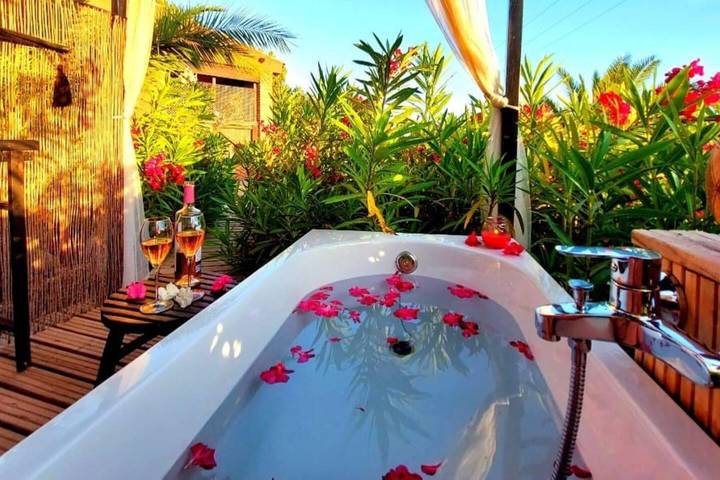 Ferienhaus für 2 Personen, mit Terrasse und Whirlpool sowie Garten und Pool in Casares - 3