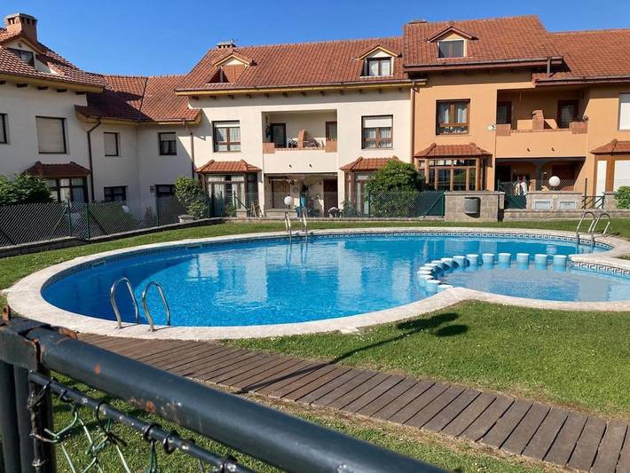 Casa de vacaciones para 4 personas, con vistas además de terraza y piscina - 1