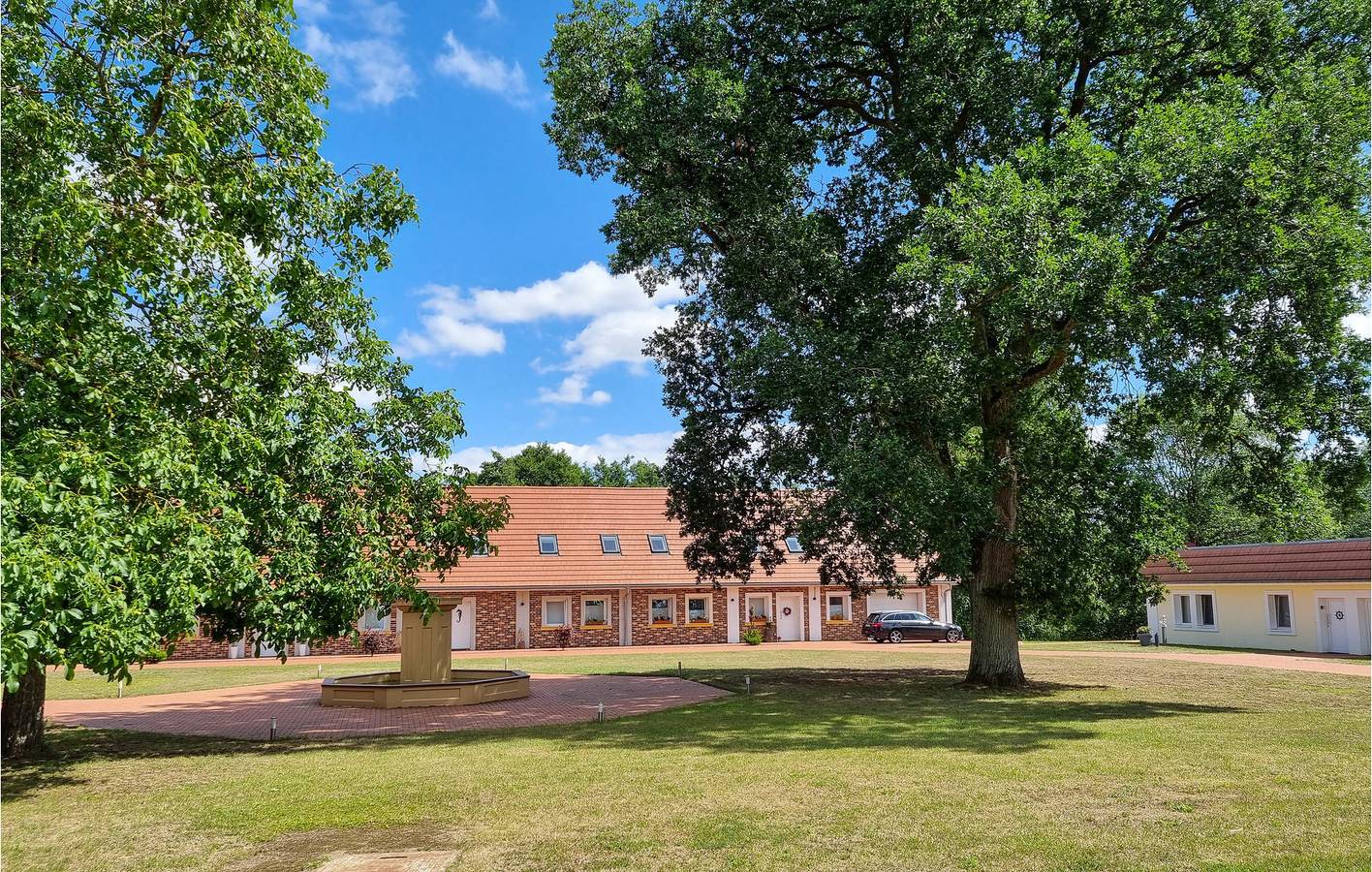 Ganze Ferienwohnung, Moderne Ferienwohnung mit Terrasse, Parkplatz & TV - Passow in Passow, Ludwigslust-Parchim