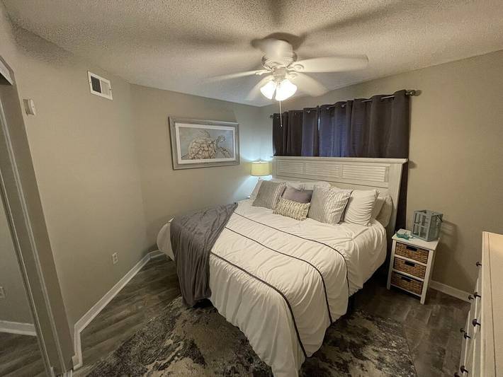 Vacation rental for 8 people, with balcony and pool in Gulf Shores