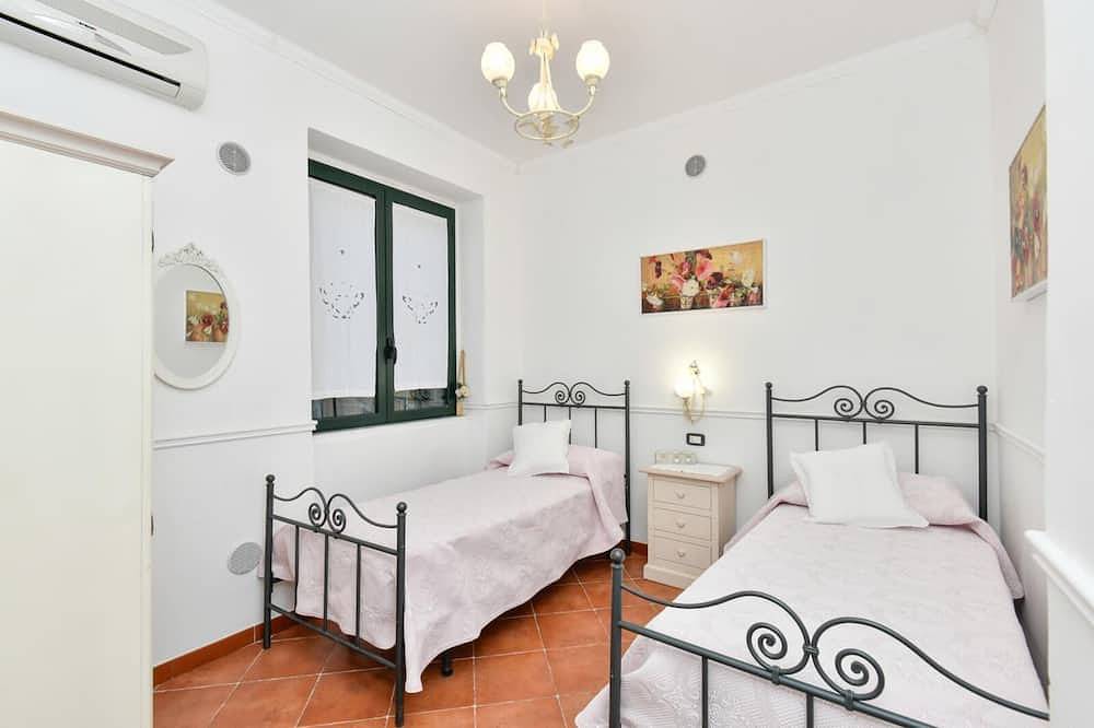 Appartamento Gremigna con Patio privato, accanto al giardino e alla piscina in Santa Maria di Castellabate, Cilento