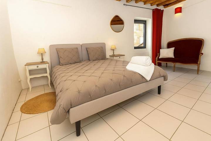 Location de vacances pour 12 personnes, avec balcon et jacuzzi à Collias - 3