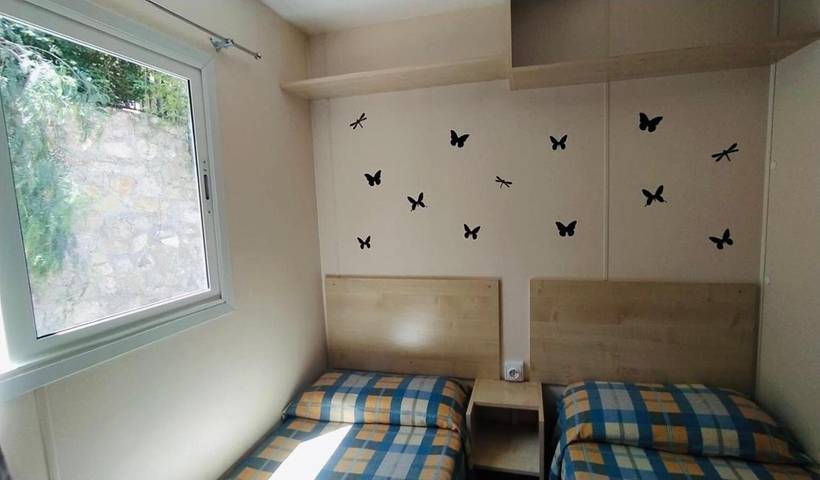 Camping para 2 personas, con Terraza además de Jardín y Piscina en Viñuela - 2