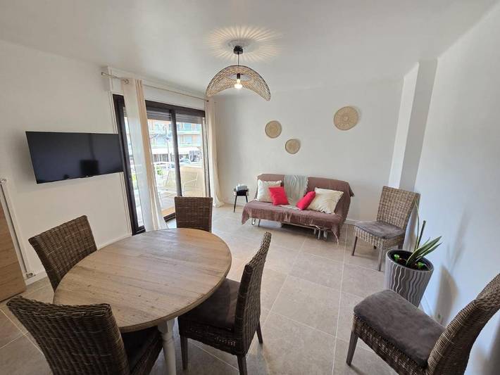 Gîte pour 4 personnes, avec terrasse dans Office De Tourisme Cavalaire - 3