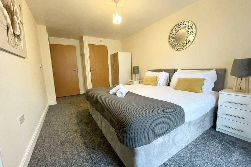 Entire apartment, Holiday Home in Ashford, great location & parking in Ashford, Ashford region