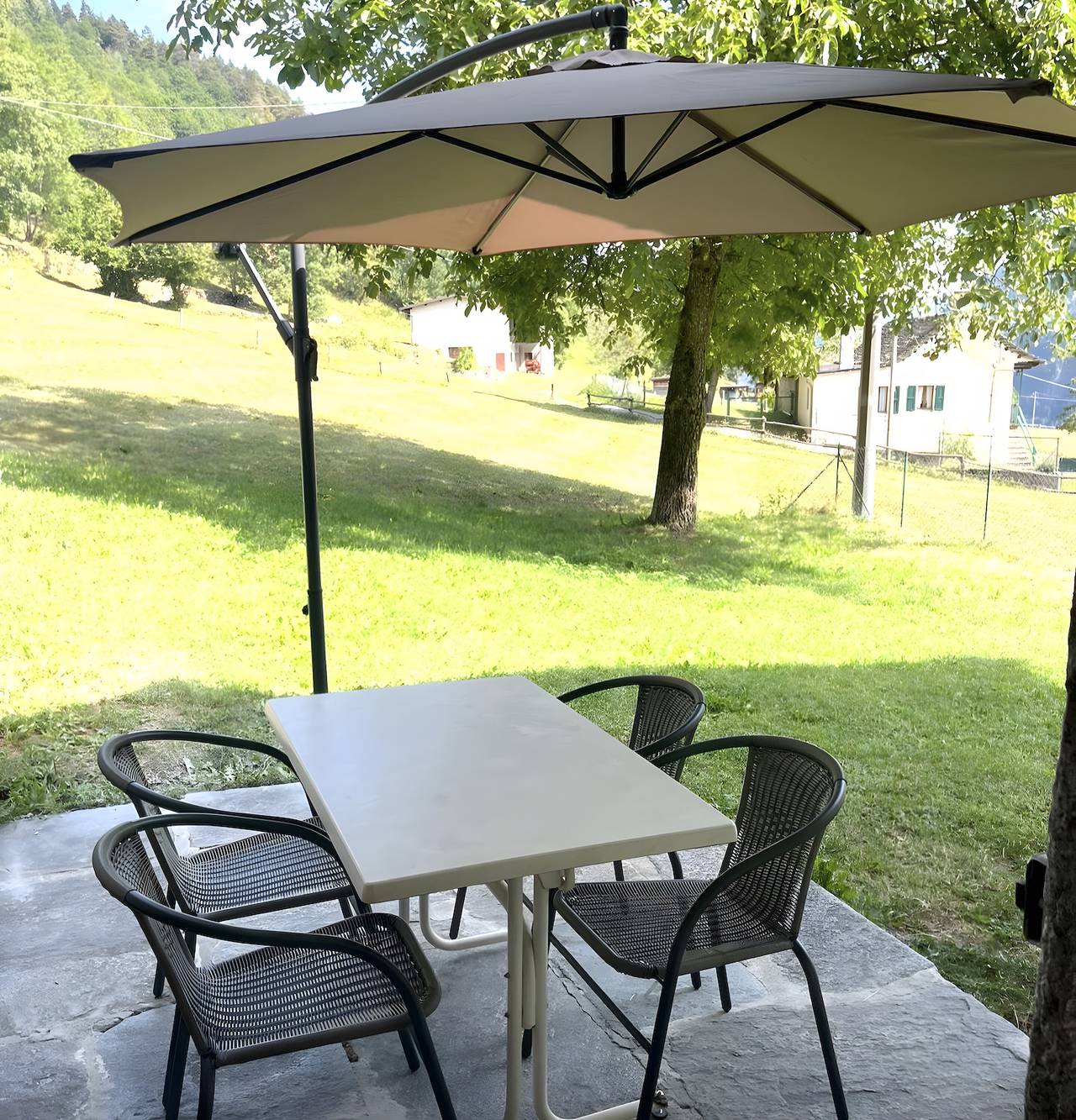 Apartamento inteiro, Apartamento "La Casa di Sissy" com Vista para Jardim & Montanha, Wi-Fi, Jardim & Terraço in Trasquera, Verbano Cusio Ossola