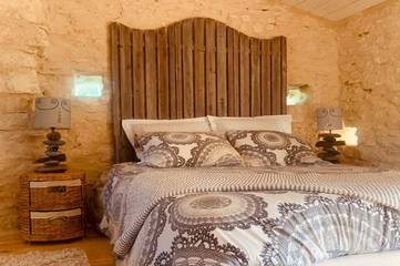 Location de vacances pour 7 personnes, avec jardin et terrasse à Saint-André-de-Lidon