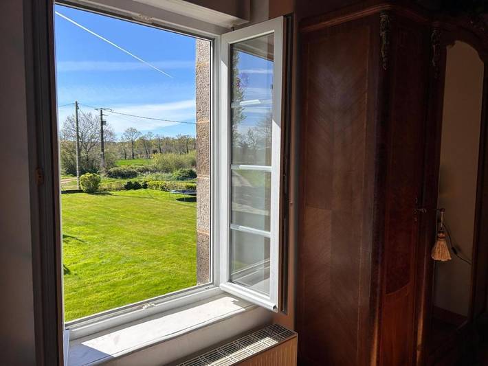 Location de vacances pour 6 personnes, avec jardin ainsi que vue et piscine à Plouagat - 4