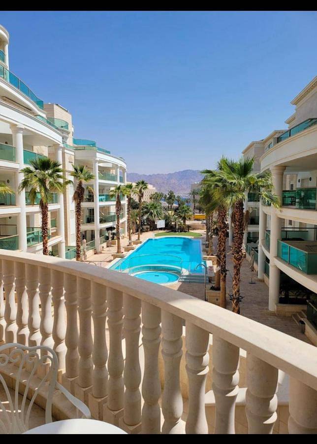 Appartement de vacances pour 8 personnes, avec balcon ainsi que vue et piscine - 1