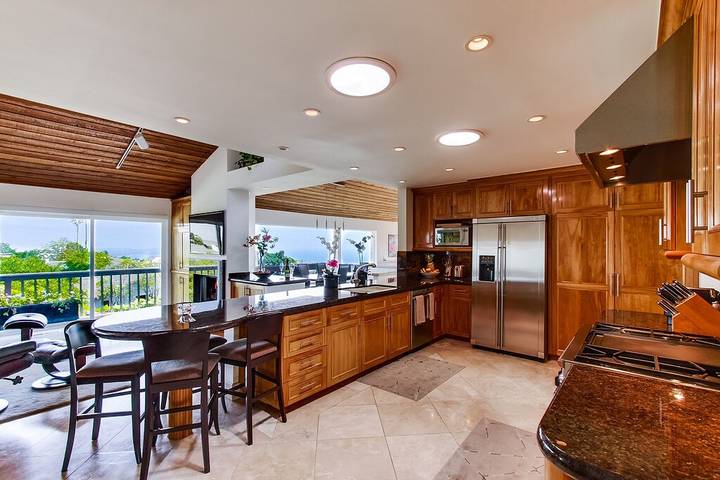 Vacation rental for 9 people, with yard and hot tub in La Jolla