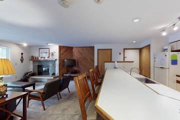 Vacation Apartment for 4 Guests in Ludlow, Okemo Mountain, Picture 4