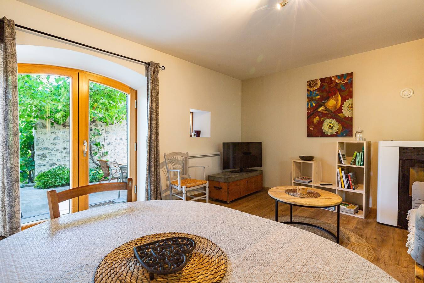 Gîte « La Peyrolle » avec terrasse privée, jardin et Wi-Fi in Aouste-sur-Sye, Région de Die