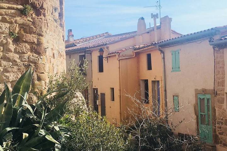 Location de vacances pour 5 personnes, avec Jacuzzi ainsi que Terrasse et Piscine à Capendu