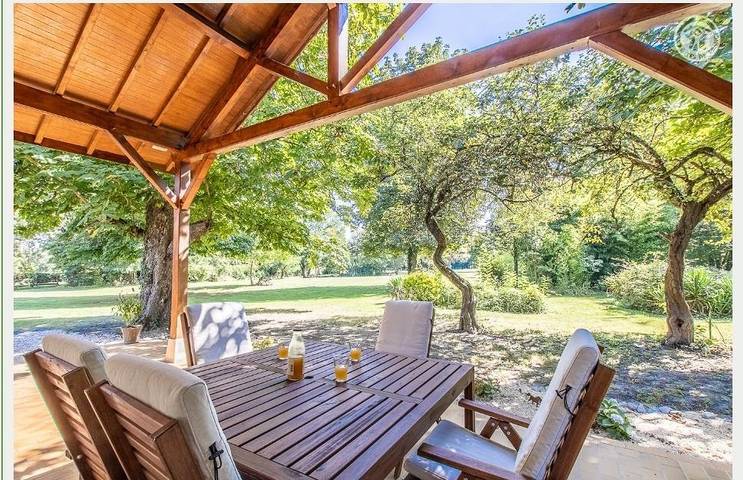 Gîte pour 6 personnes, avec terrasse et jardin