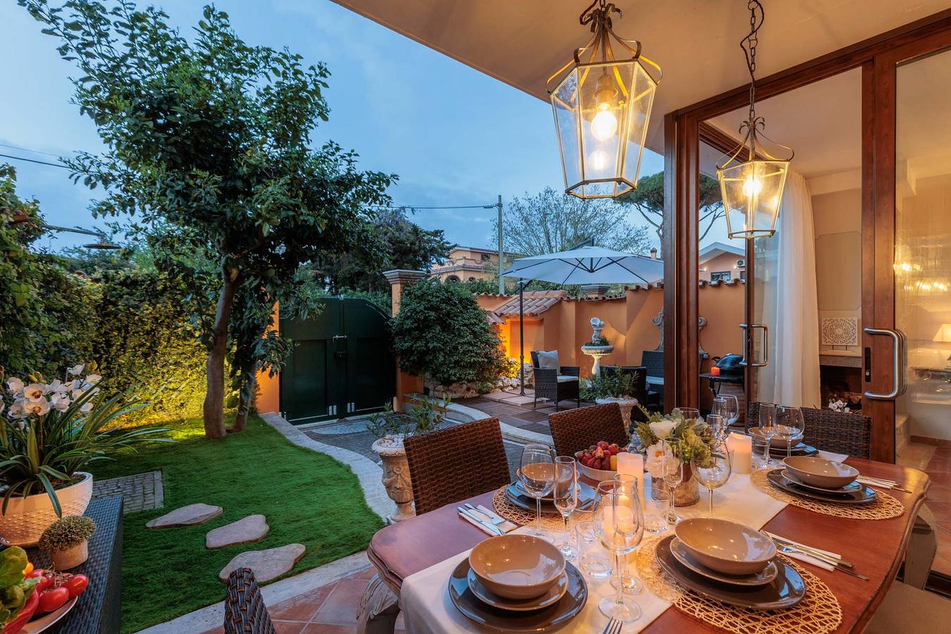 Villa Corallina, A Luxury 2 bedrooms Villa in Pomezia, Provincia di Roma