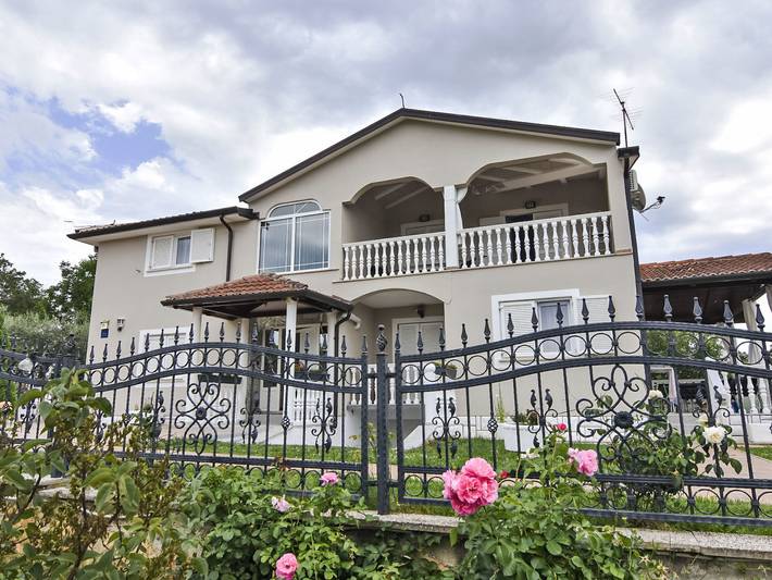 Smještaj za odmor za 5 osoba, s Terasa i Vrt u Valica