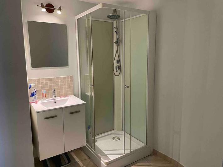 Location de vacances pour 14 personnes, avec jardin ainsi que piscine et vue à Aramon - 2