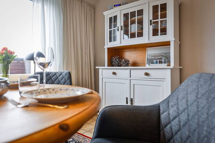 Ganze Wohnung, 2 Zimmer Ferienwohnung mit uneinsehbarem Balkon im Herzen von Hörnum in Nordfriesische Inseln (Schleswig-Holstein) (Schleswig-Holstein), Hörnum