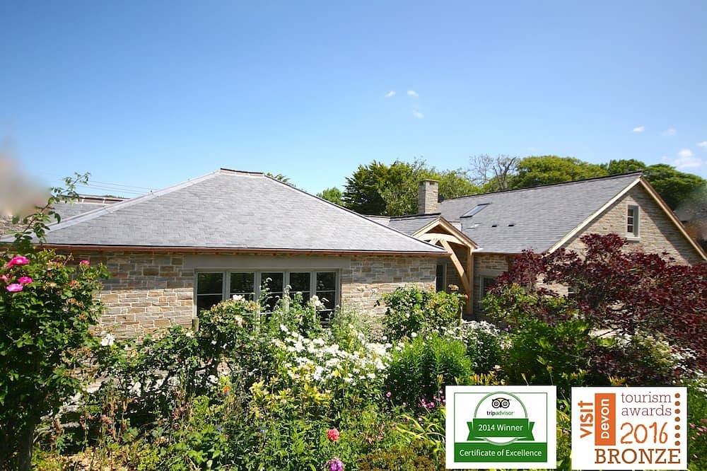 Cottage for 8 People in Croyde, Devon