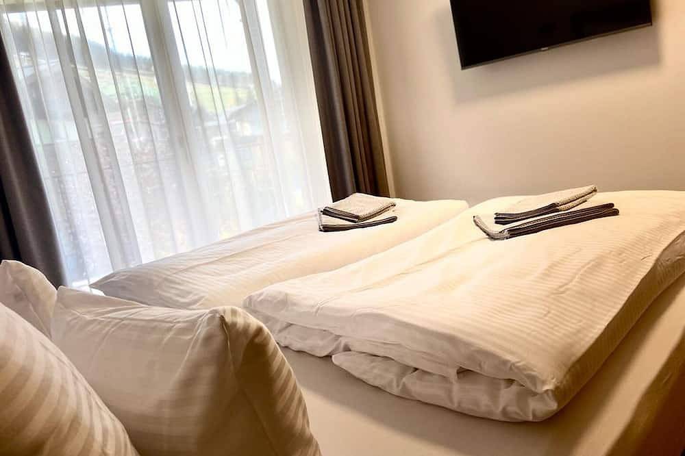 Entire apartment, Bergzeit Appartements in Saalbach, Saalbach-Hinterglemm