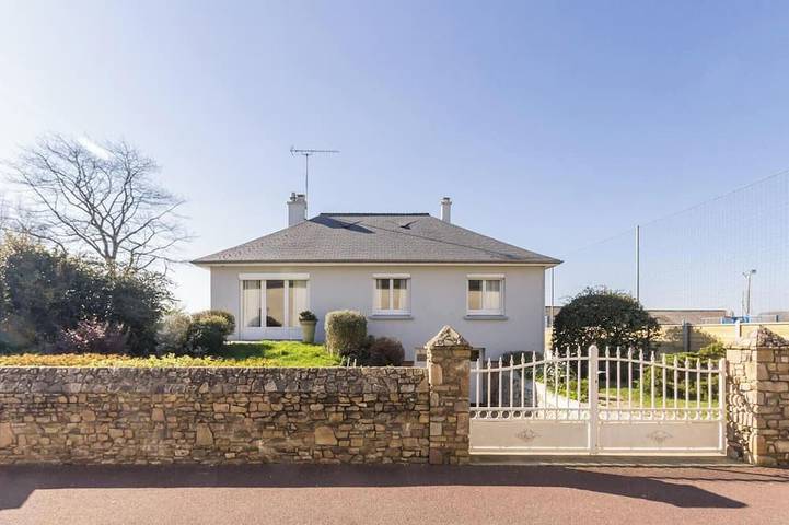 Gîte pour 4 personnes, avec jardin à Gouville-sur-Mer