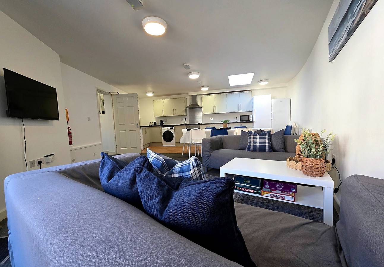 7-Bed Westbourne House - Sleeps 14 - Free Parking in Bournemouth, Sudoeste de Inglaterra