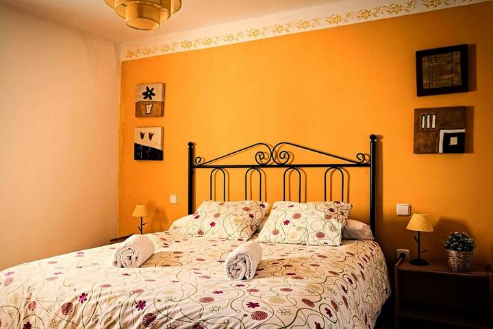 Casa rural para 8 personas, con terraza además de vistas y jardín, Se admiten mascotas en Serranía de Guadalajara - 2