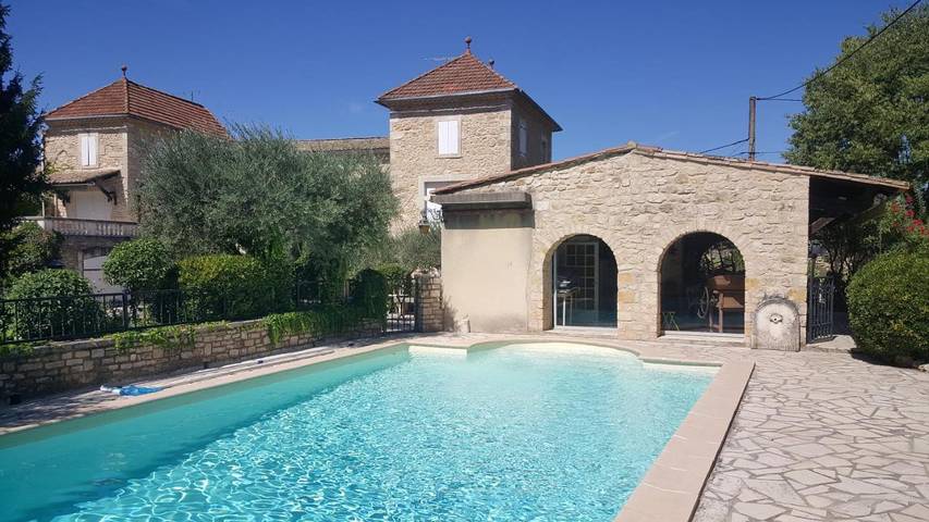 Appartement de vacances pour 11 personnes, avec Balcon et Terrasse ainsi que Jardin et Piscine