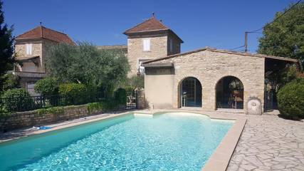 Gîte pour 11 personnes, avec jardin ainsi que piscine et vue, animaux acceptés à Cornillon