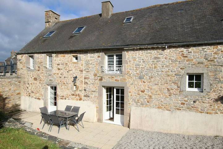 Gîte pour 6 personnes, avec Jacuzzi ainsi que Terrasse et Jardin à Saint-Germain-le-Gaillard
