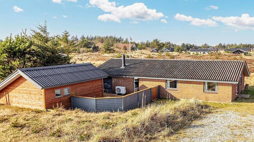 Ferieudlejning for 6 personer, med balkon/terrasse i Vorupør