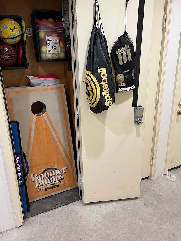 Vacation rental for 8 people, with pool and balcony as well as hot tub in Seven Springs