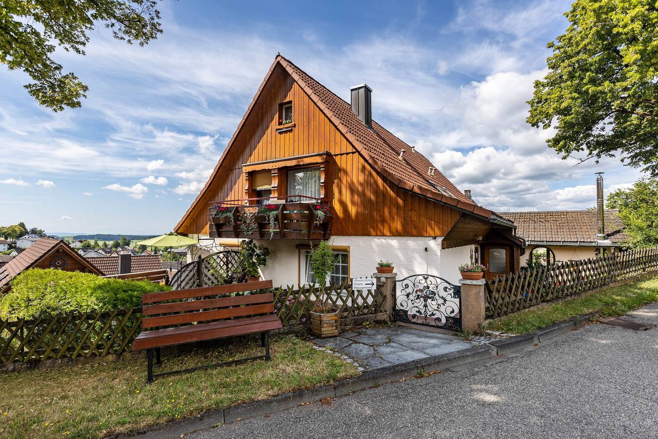 Zimmer 'Mit Terrasse' mit privater Terrasse und Wi-Fi in Bonndorf im Schwarzwald, Südschwarzwald