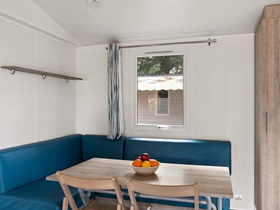 Camping maeva Escapades Le Hameau des Pins - Mobilhome 4 personas - Mobil-home | Confort Xl | 2 Dormitorios | 4 Pers. | Terraza elevada | Aire acondicionado. in La Moutone, La Crau