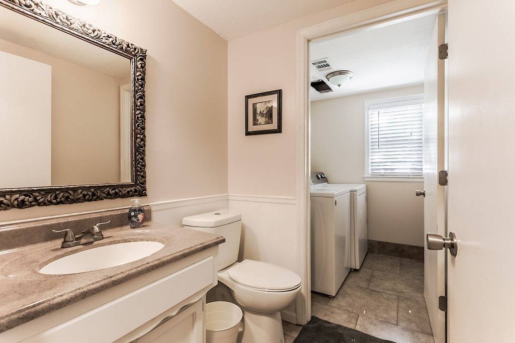 Perfekter Rückzugsort für Familie, Freunde oder Kollegen - geräumige Single Family in Op in Overland Park, Kansas