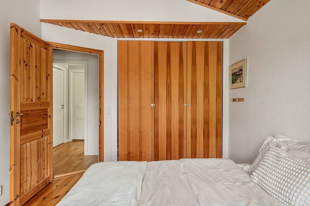 Stylish 3-Bedroom Home by Forest & Swimming Spots in Nacka, Stockholmer Schärengarten