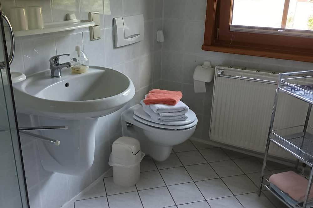 Ganze Wohnung, Große Ferienwohnung im Wohnhaus - Ferienwohnungen Ihle in Altenberg, Osterzgebirge