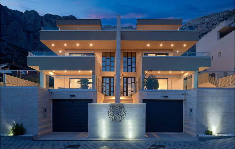 Ferienhaus für 6 Personen, mit Sauna und Terrasse sowie Pool und Garten in Makarska - 2