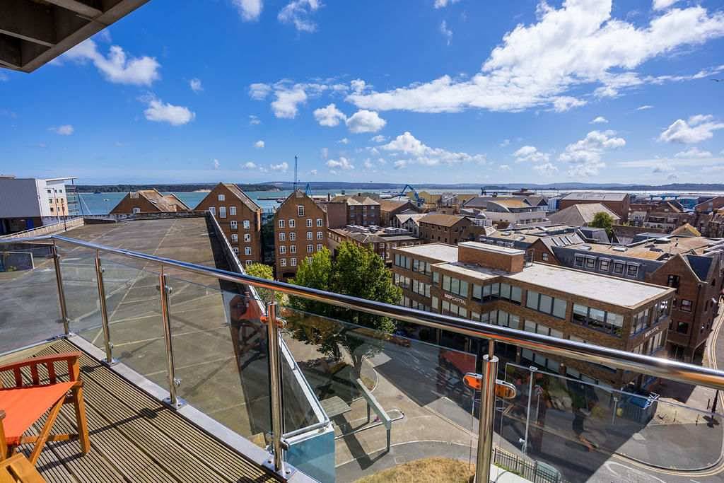 Ganze Wohnung, Brownsea View - Balcony with views over Poole Harbour in Poole, Poole Harbour