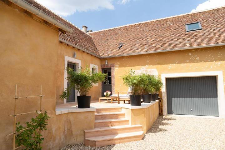 Gîte pour 8 personnes, avec terrasse, adapté aux familles à Condeau