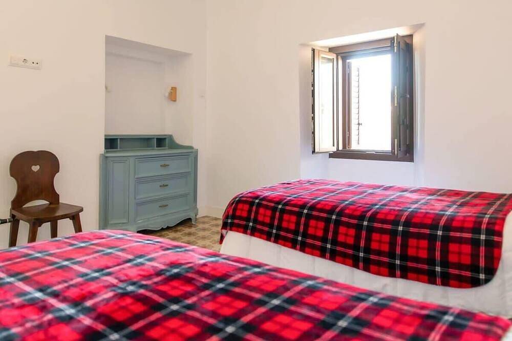 16th-Century Masia with Pool and Chapel in Argentona, Costa del Maresme