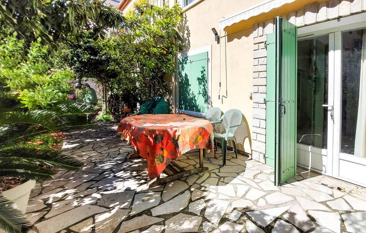 Ferienwohnung für 4 Personen, mit Terrasse in Sanary-sur-Mer - 2