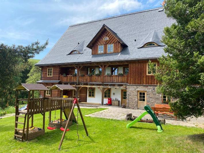 BnB für 6 Personen, mit Terrasse und Garten sowie Sauna und Ausblick in Tschechien