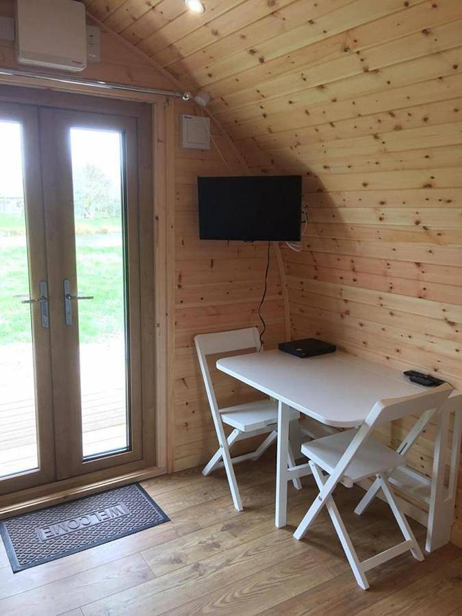 Wall Eden Farm - Luxury Log Cabins and Glamping in East Huntspill, Somerset