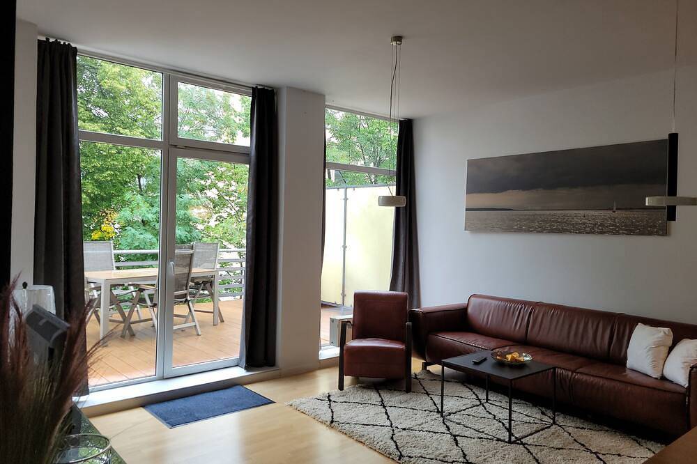 Ganze Wohnung, Modernes Loft mit großer Terrasse und kostenlosem Parkplatz in Pieschen (Dresden), Dresden