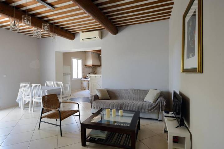 Location de vacances pour 6 personnes, avec Terrasse et Jardin ainsi que Piscine et Vue à Ventabren - 3