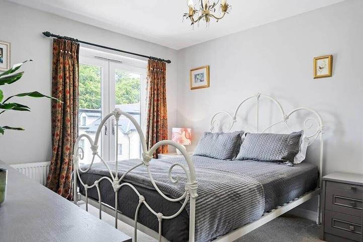 Modernes Stadthaus in Penryn mit privatem Parkplatz in Cornwall